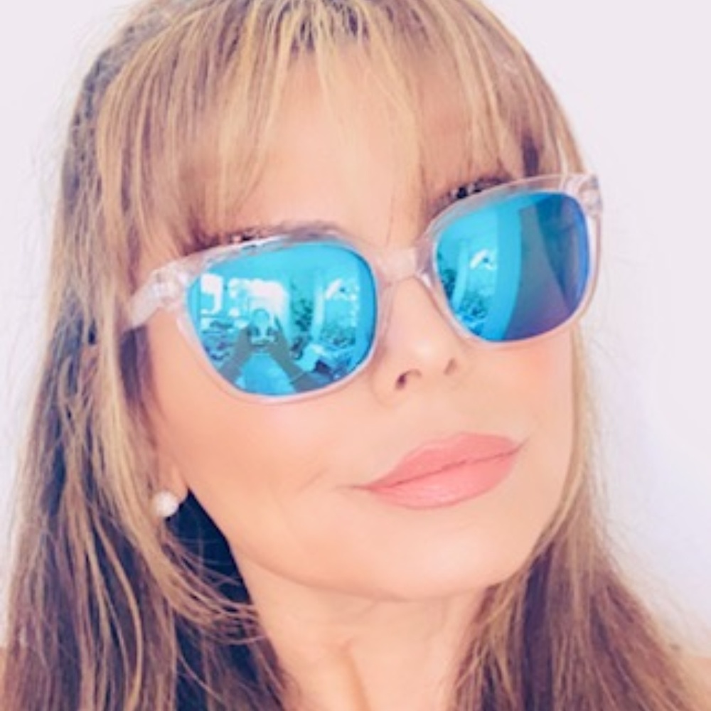 Michael Kors Mk 2024 Bea Crystal Wayfarer Sunglass